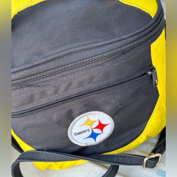 Pittsburgh Steelers Cooler - Picture 2 of 4